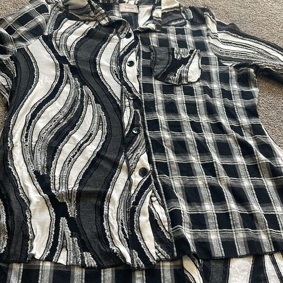 Kamana Black and White Single Pocket Tunic size removed see measurements - Picture 6 of 13